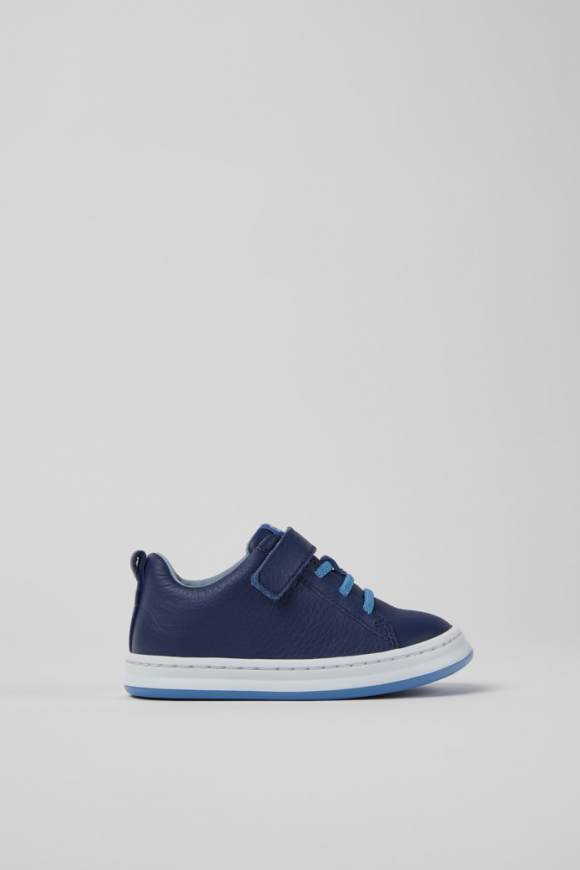 Neu Eingetroffen Camper Runner - Blauer Kindersneaker aus Leder Neu Eingetroffen Camper Runner - Blauer Kindersneaker aus Leder