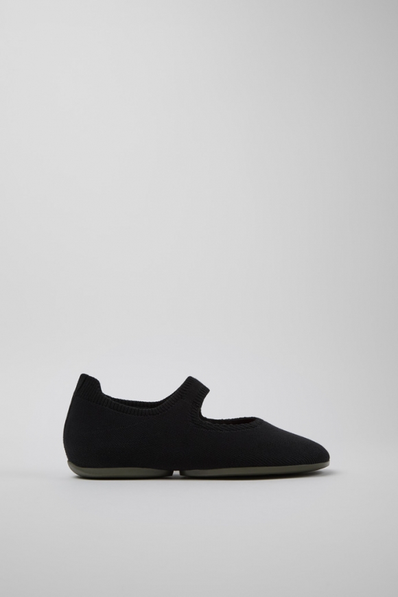 Neu Eingetroffen Camper Right - Schwarzer Damenschuh aus Textil. Neu Eingetroffen Camper Right - Schwarzer Damenschuh aus Textil.