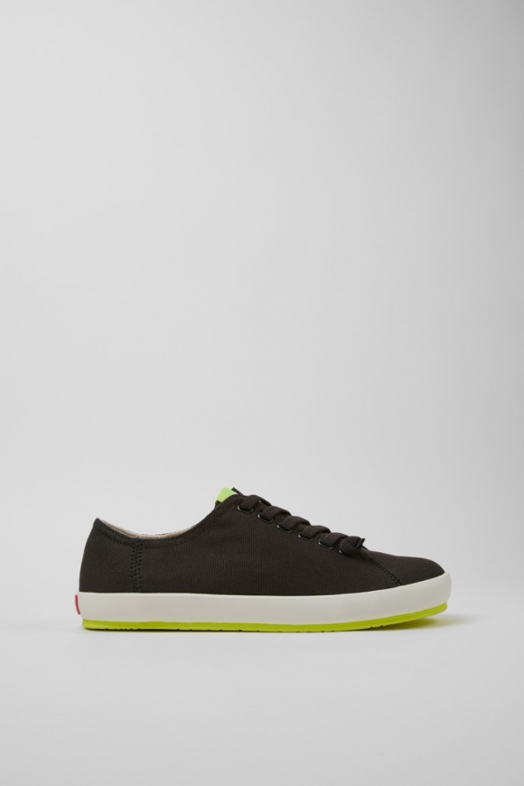 Neu Eingetroffen Camper Peu Rambla - Grauer Herrensneaker aus Recyclingbaumwolle. Neu Eingetroffen Camper Peu Rambla - Grauer Herrensneaker aus Recyclingbaumwolle.
