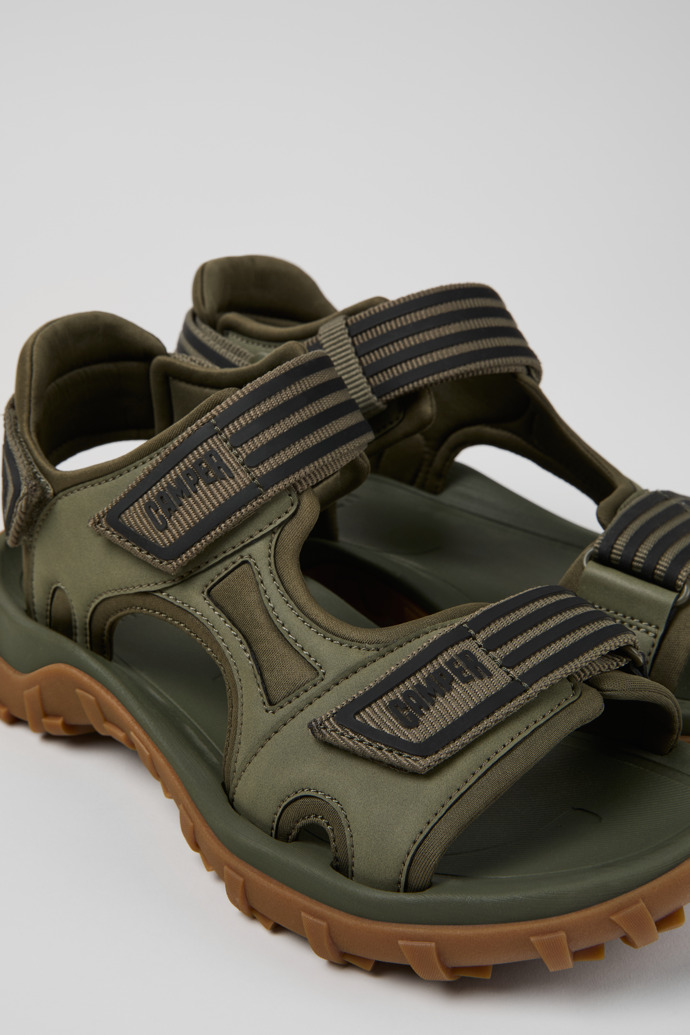 Neu Eingetroffen Camper Drift Trail Sandal - Grüne Herrensandalen aus recyceltem PET und Leder.