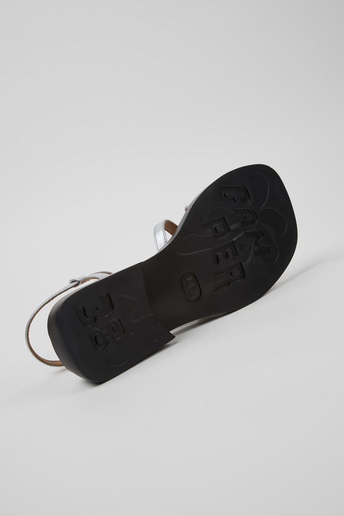 Neu Eingetroffen Camper Twins - Silberne Ledersandalen für Damen.