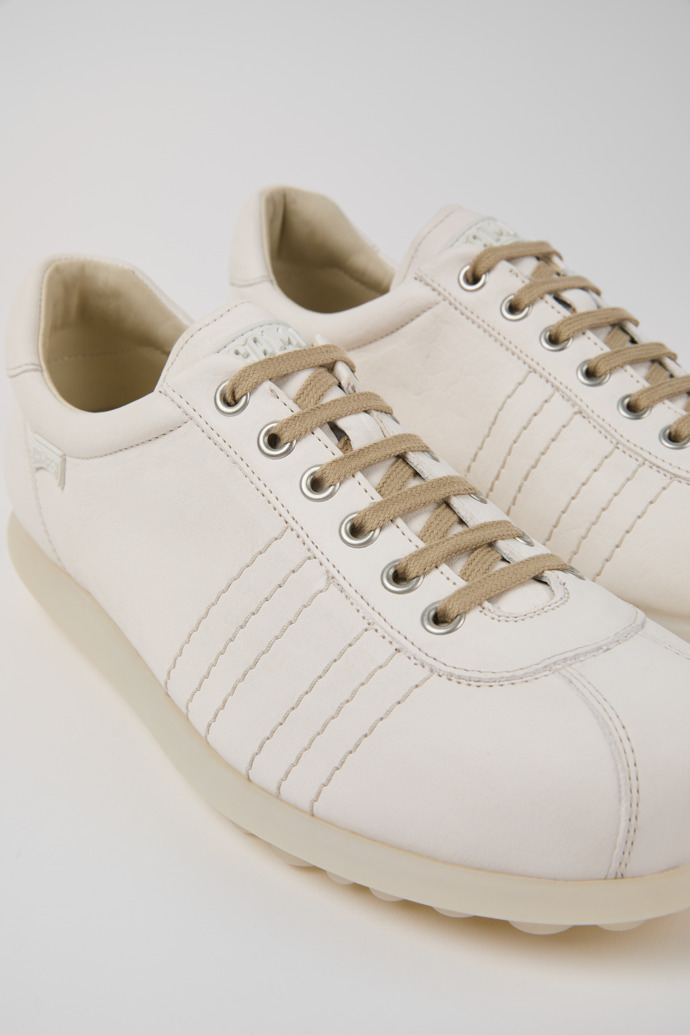 Neu Eingetroffen Camper Pelotas - Weißer Herrenschuh aus Leder.