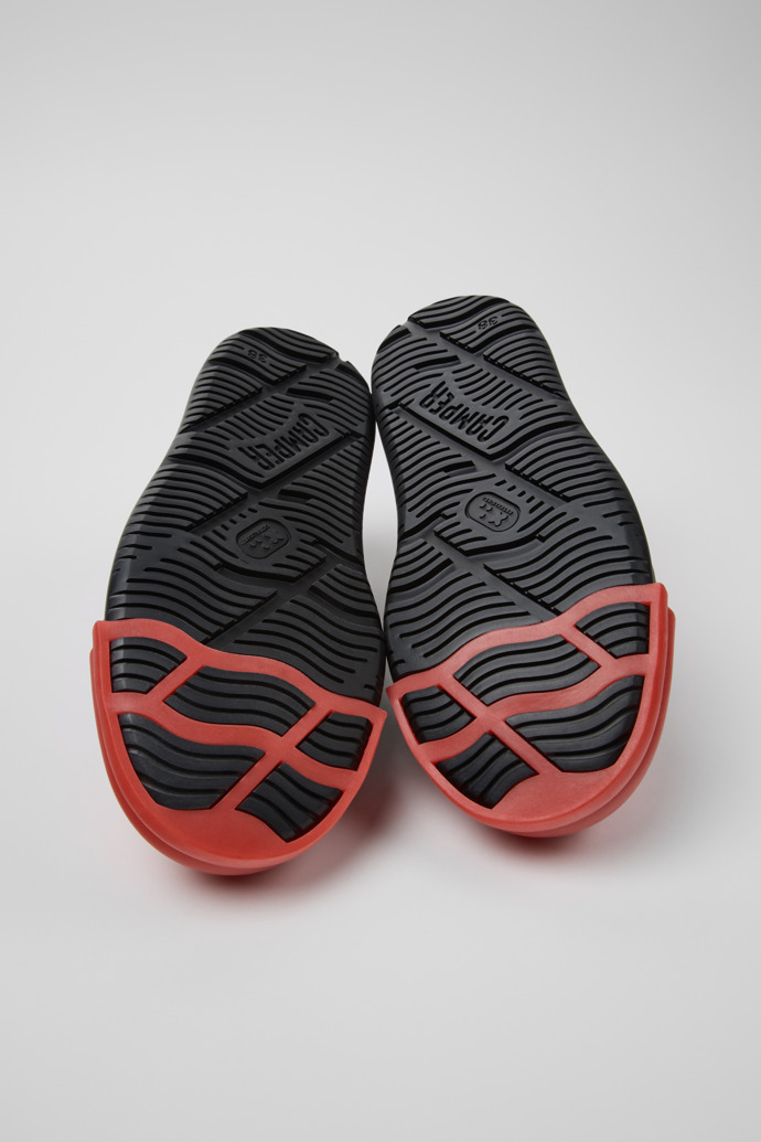 Neu Eingetroffen Camper Junction Runner - Schwarzer Damensneaker aus Leder.