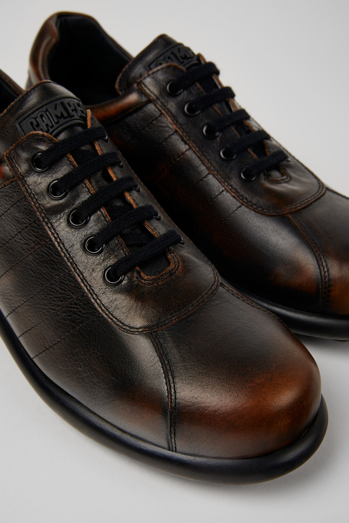 Neu Eingetroffen Camper Pelotas - Schwarz-braune Lederschuhe für Herren