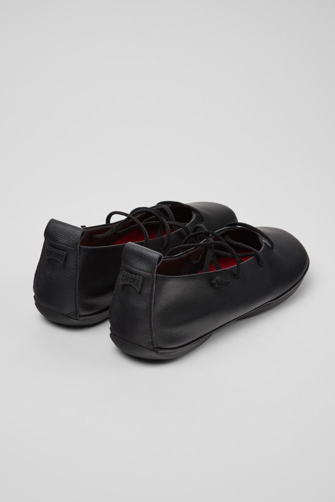 Neu Eingetroffen Camper Right Nina - Schwarzer Lederballerina für Damen.