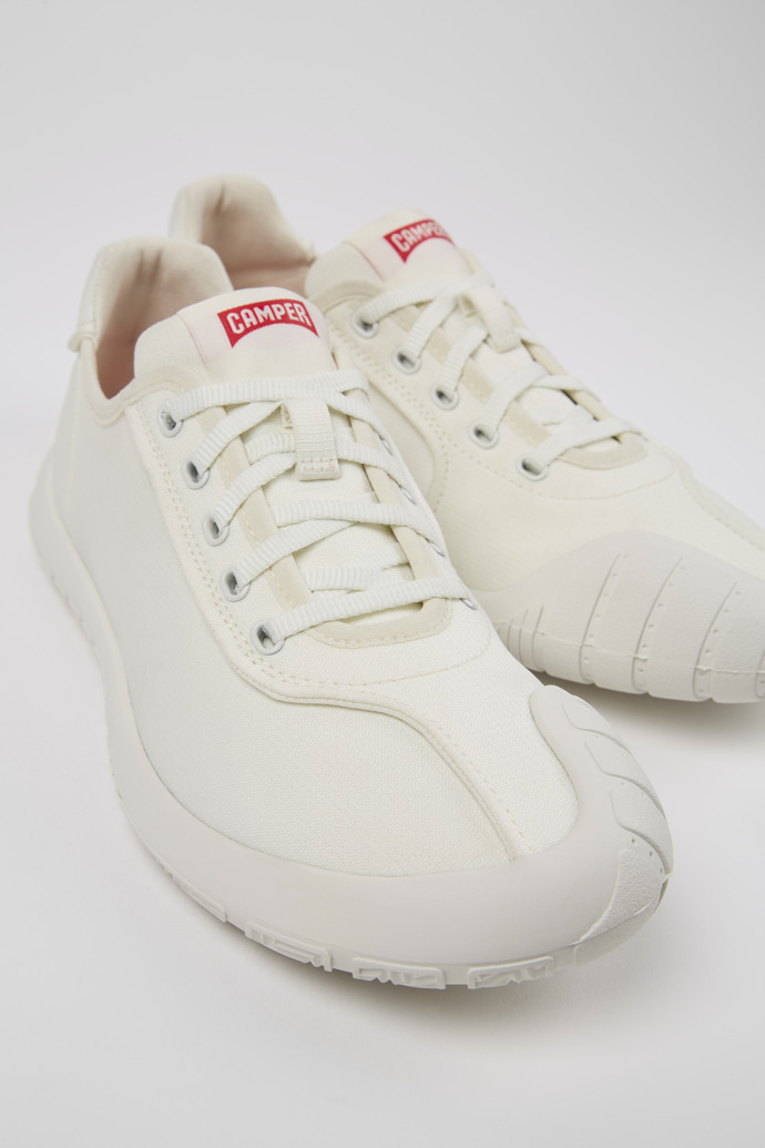 Neu Eingetroffen Camper Peu Path - Weißer Damensneaker aus Recycling-PET.