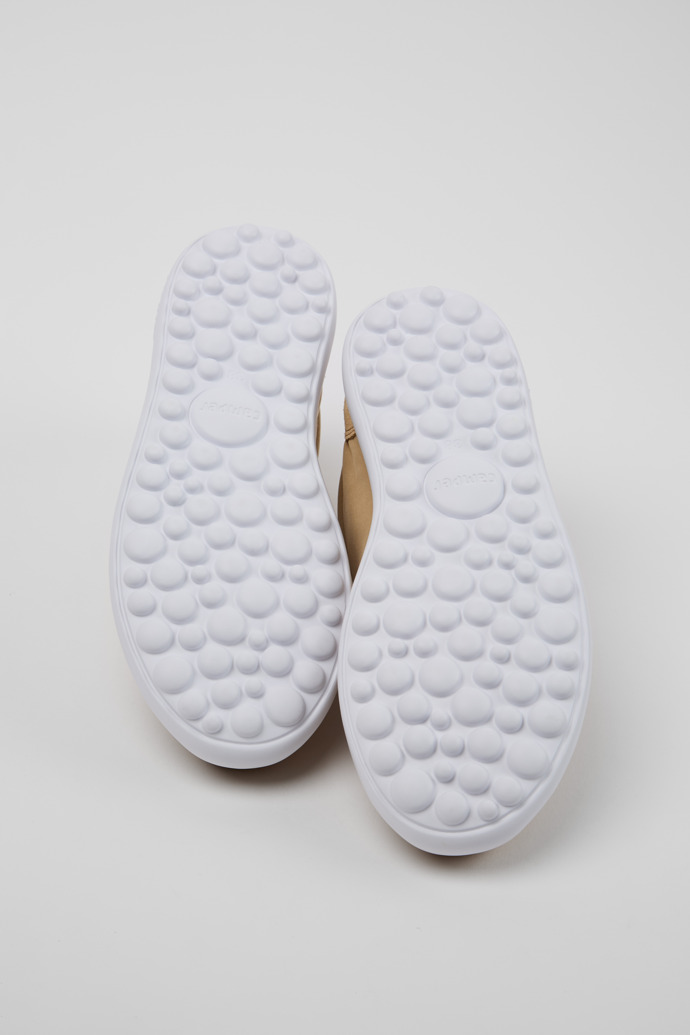 Neu Eingetroffen Camper Pelotas XLite - Beige Damensneaker aus recyceltem PET und Nubukleder.