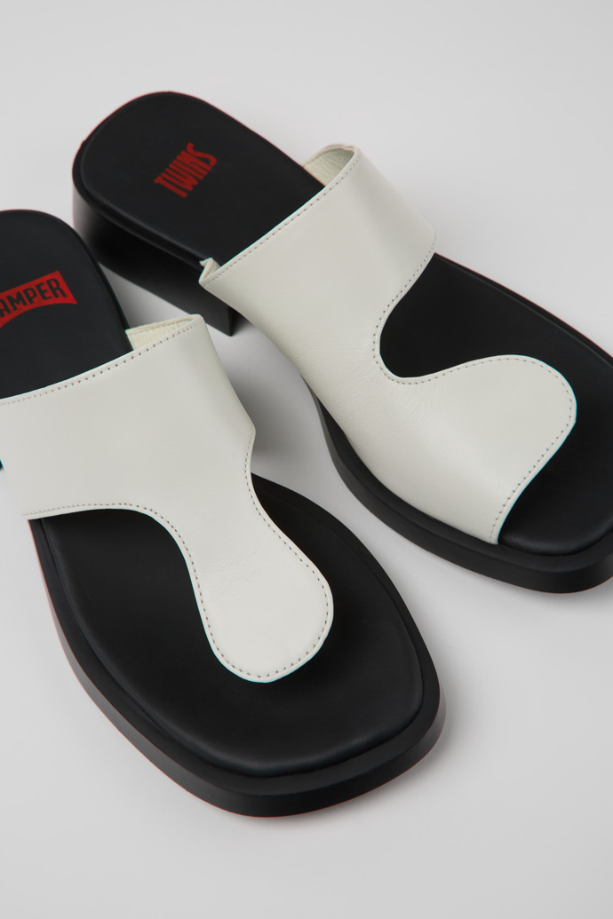 Neu Eingetroffen Camper Twins - Weiße Ledersandalen für Damen.