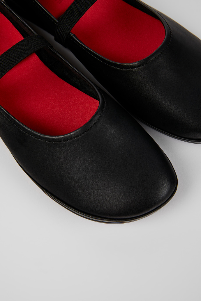 Neu Eingetroffen Camper Right Nina - Schwarzer Damenschuh aus Leder.