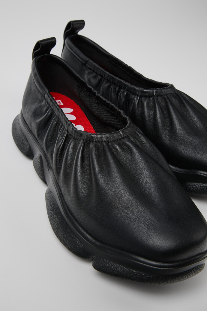 Neu Eingetroffen Camper Karst - Schwarzer Damenschuh aus Leder.
