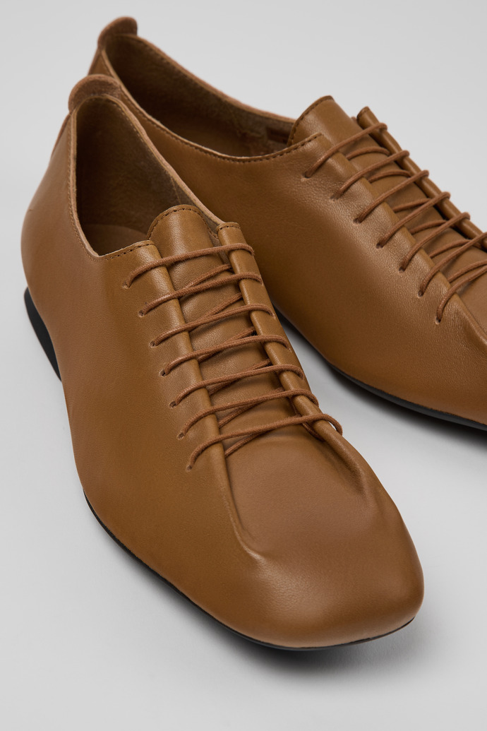 Neu Eingetroffen Camper Casi Myra - Brauner Damenschuh aus Leder.