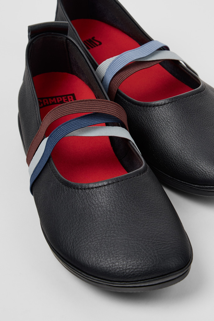 Neu Eingetroffen Camper Twins - Schwarzer Ballerina aus Leder für Damen.