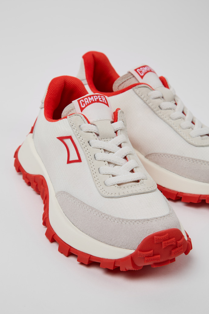 Neu Eingetroffen Camper Drift Trail - Weißer Kindersneaker aus recyceltem PET und Leder.