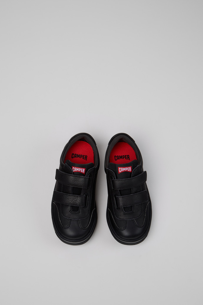 Neu Eingetroffen Camper Runner - Schwarzer Kindersneaker aus Leder und Nubukleder.