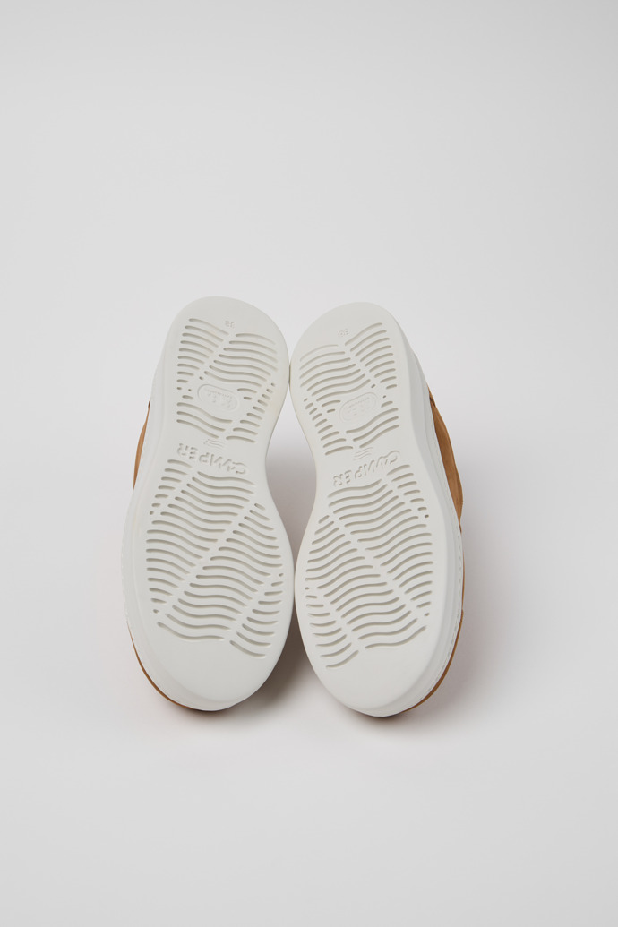 Neu Eingetroffen Camper Runner Up - Brauner Damensneaker aus Nubukleder.