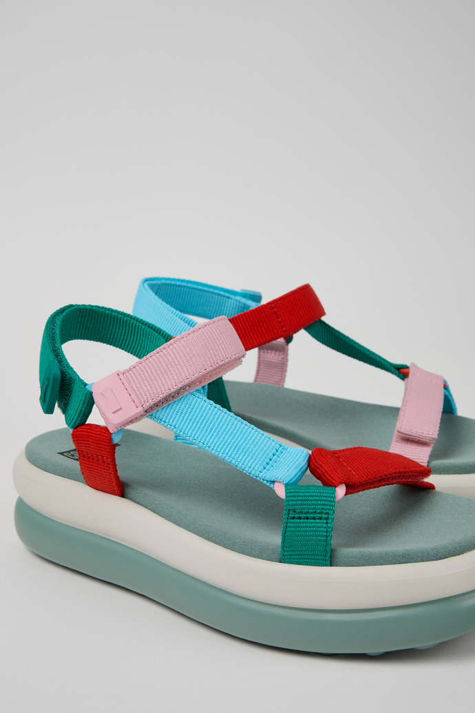 Neu Eingetroffen Camper Twins - Mehrfarbige Sandalen aus recyceltem PET für Damen.