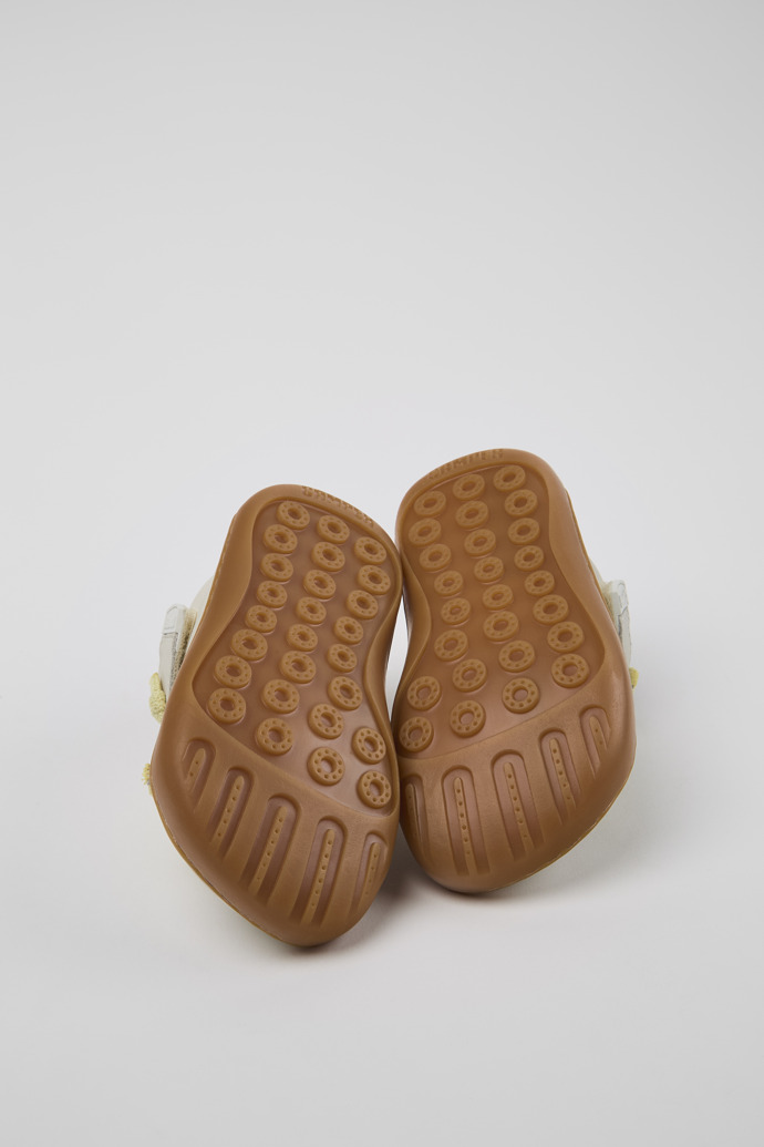 Neu Eingetroffen Camper Peu - Weißer Kinderschuh aus Leder.