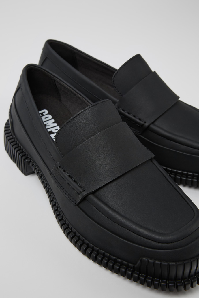 Neu Eingetroffen Camper Pix - Schwarzer Mokassinschnitt-Ballerina aus Leder für Damen.