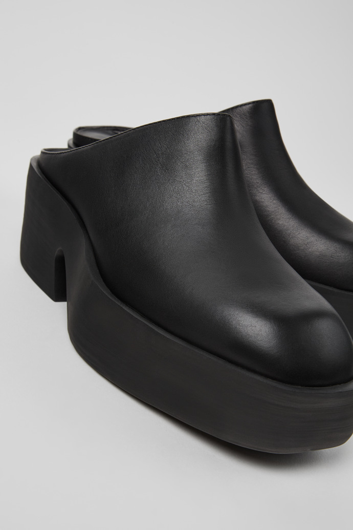 Neu Eingetroffen Camper Billie - Schwarze Ledersandale für Damen.
