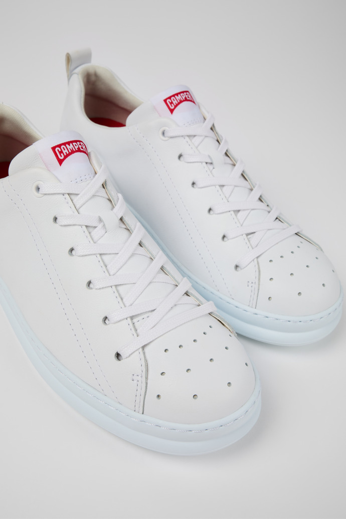 Neu Eingetroffen Camper Runner - Weißer Herrensneaker aus Leder.