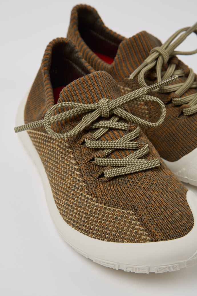 Neu Eingetroffen Camper Peu - Mehrfarbige Kindersneaker aus Strick.