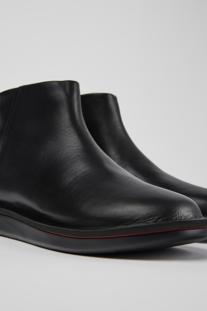 Neu Eingetroffen Camper Formiga - Schwarze Lederstiefelette für Damen.
