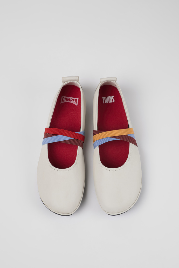 Neu Eingetroffen Camper Twins - Weiße Lederballerinas/Mokassins für Damen.