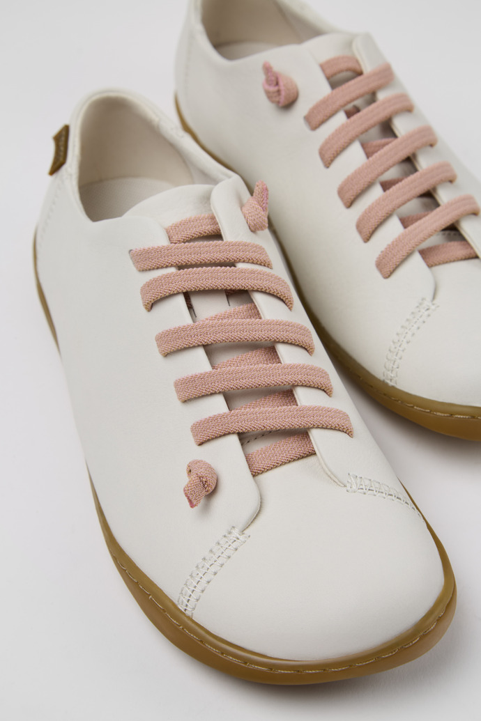 Neu Eingetroffen Camper Peu - Weißer Damenschuh aus Leder.
