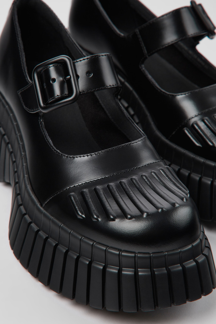 Neu Eingetroffen Camper BCN - Schwarzer Damenschuh aus Leder.