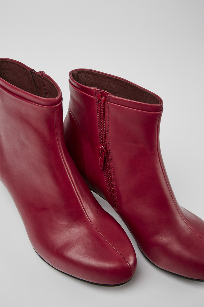 Neu Eingetroffen Camper Helena - Rote Lederstiefelette für Damen.