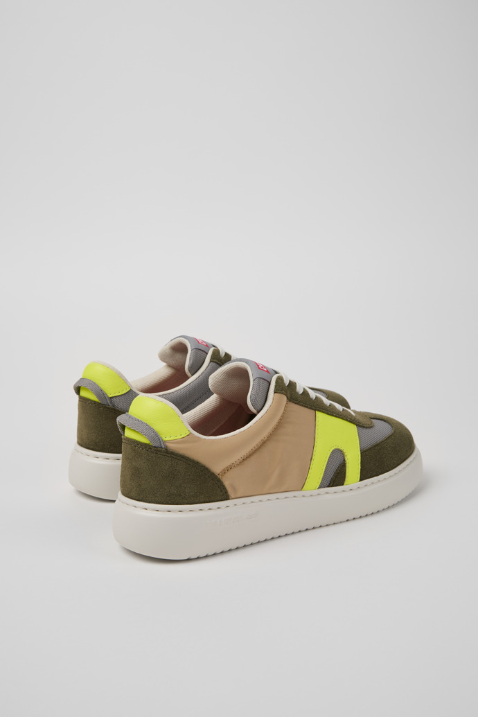 Neu Eingetroffen Camper Runner K21 Sorona® - Mehrfarbiger Damensneaker aus Recycling-PET und Nubukleder.