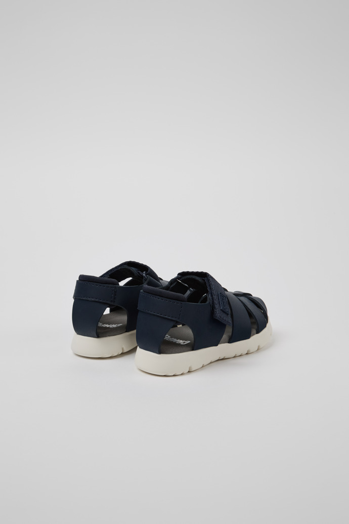 Neu Eingetroffen Camper Oruga - Blaue Kindersandale aus Leder mit geschlossenem Design.