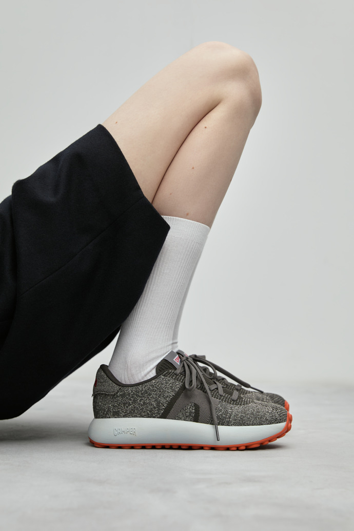 Neu Eingetroffen Camper Pelotas Athens - Grauer Damensneaker aus Textil