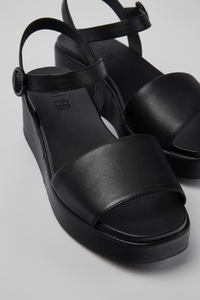 Neu Eingetroffen Camper Misia - Schwarze Damensandalen aus Leder mit Doppelriemen