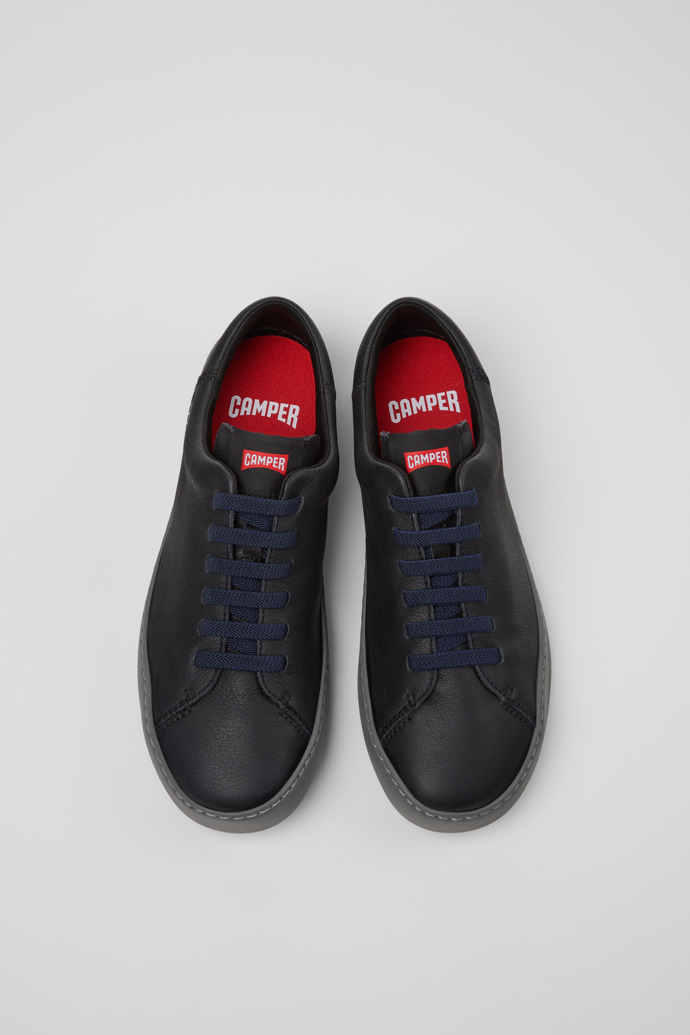 Neu Eingetroffen Camper Peu Touring - Schwarzer Herrensneaker aus Leder.