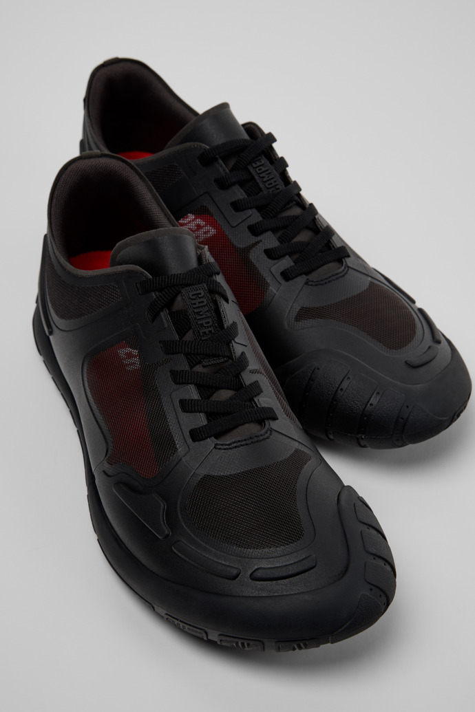 Neu Eingetroffen Camper Path - Schwarzer Herrensneaker aus Textil.