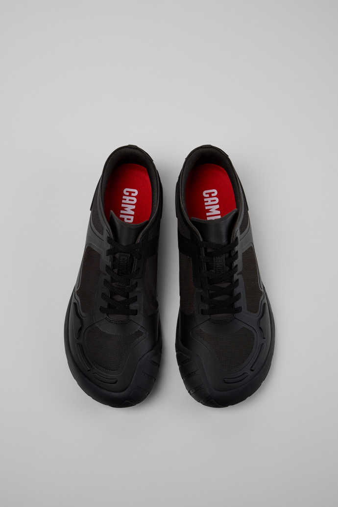 Neu Eingetroffen Camper Path - Schwarzer Herrensneaker aus Textil.