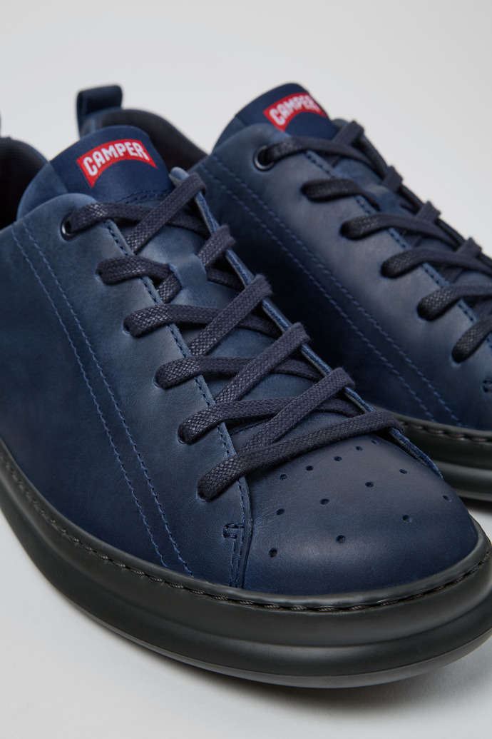 Neu Eingetroffen Camper Runner - Blauer Herrensneaker aus Nubukleder