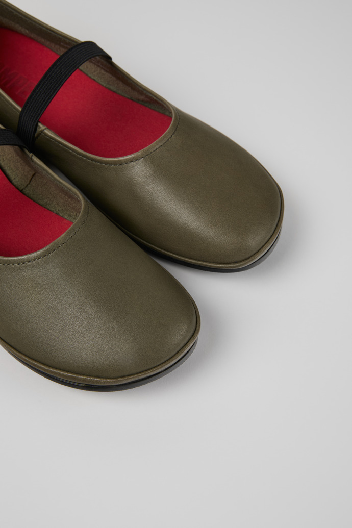 Neu Eingetroffen Camper Right - Grüner Schuh aus Leder für Damen.