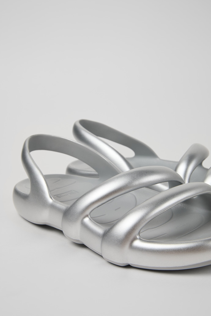 Neu Eingetroffen Camper Kobarah Flat - Silberne Sandalen.