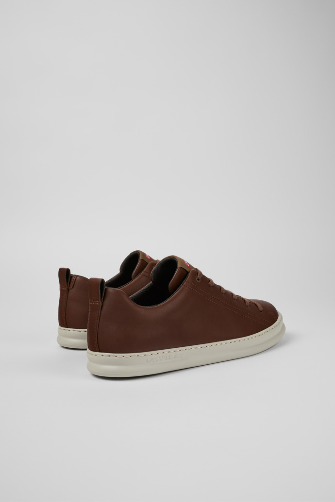 Neu Eingetroffen Camper Runner - Brauner Herrensneaker aus Leder.