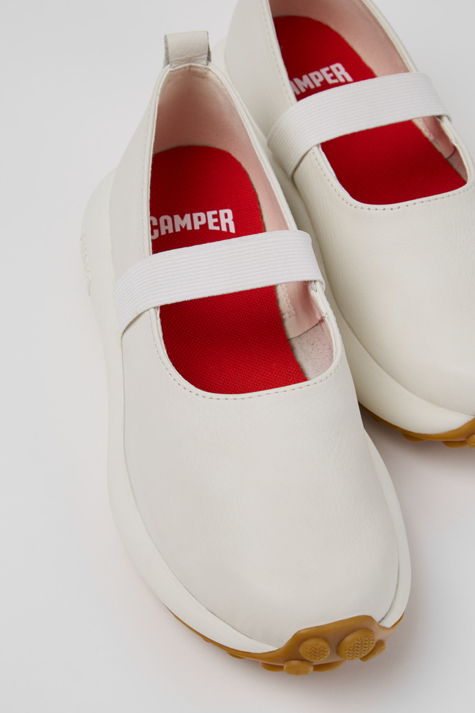 Neu Eingetroffen Camper Pelotas Athens - Weißer Ledersneaker für Damen.