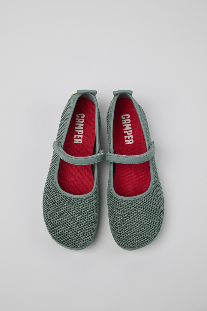 Neu Eingetroffen Camper Right - Grüne Damenmokassins aus TENCEL® Lyocell und Leder.