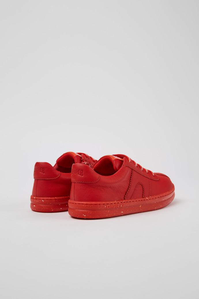 Neu Eingetroffen Camper Runner - Roter Kindersneaker aus Leder.