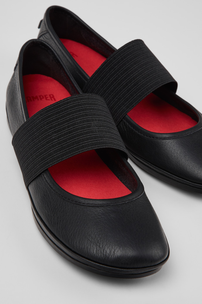 Neu Eingetroffen Camper Right Nina - Schwarzer Lederballerina für Damen.