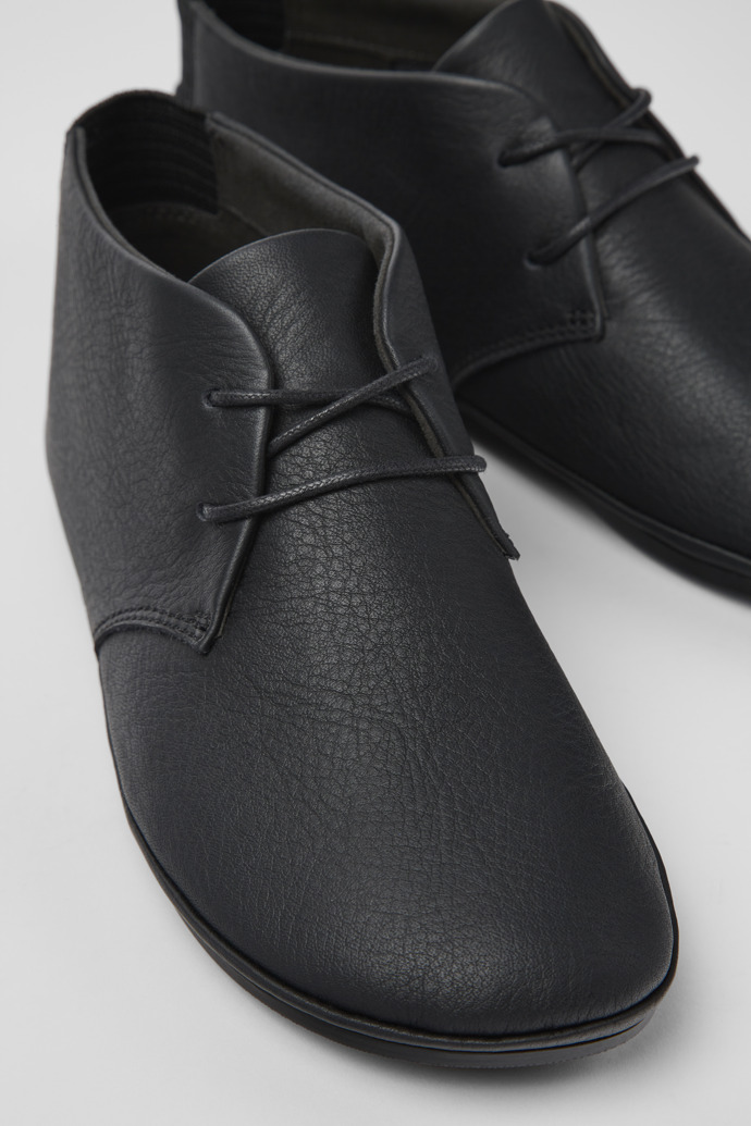 Neu Eingetroffen Camper Right Nina - Schwarze Lederstiefeletten für Damen.