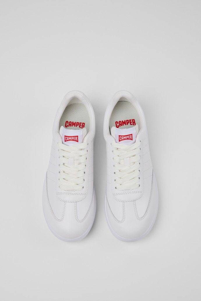 Neu Eingetroffen Camper Pelotas XLF - Weißer Damensneakeraus Leder und Textil.