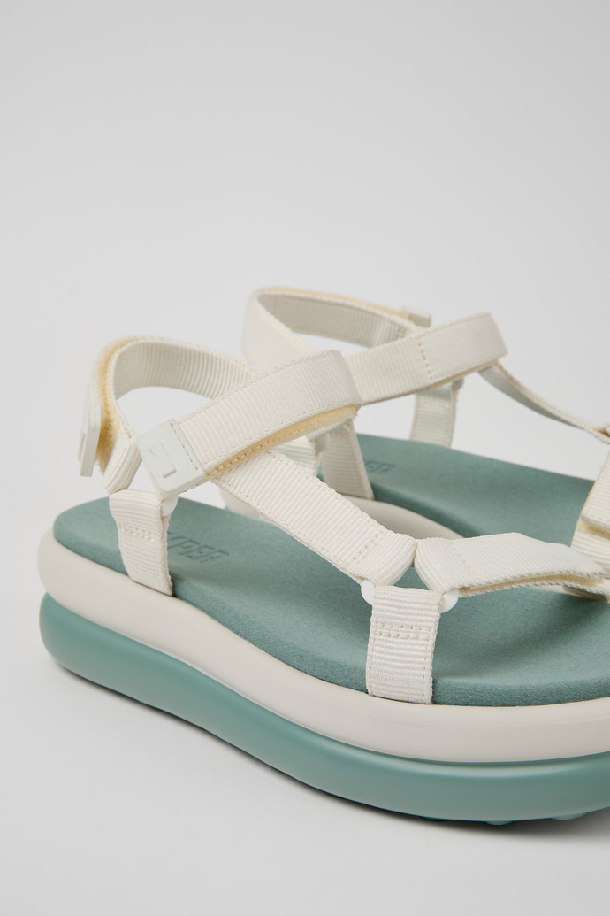 Neu Eingetroffen Camper Pelotas Flota Up - Weiße Sandale aus recyceltem PET für Damen.