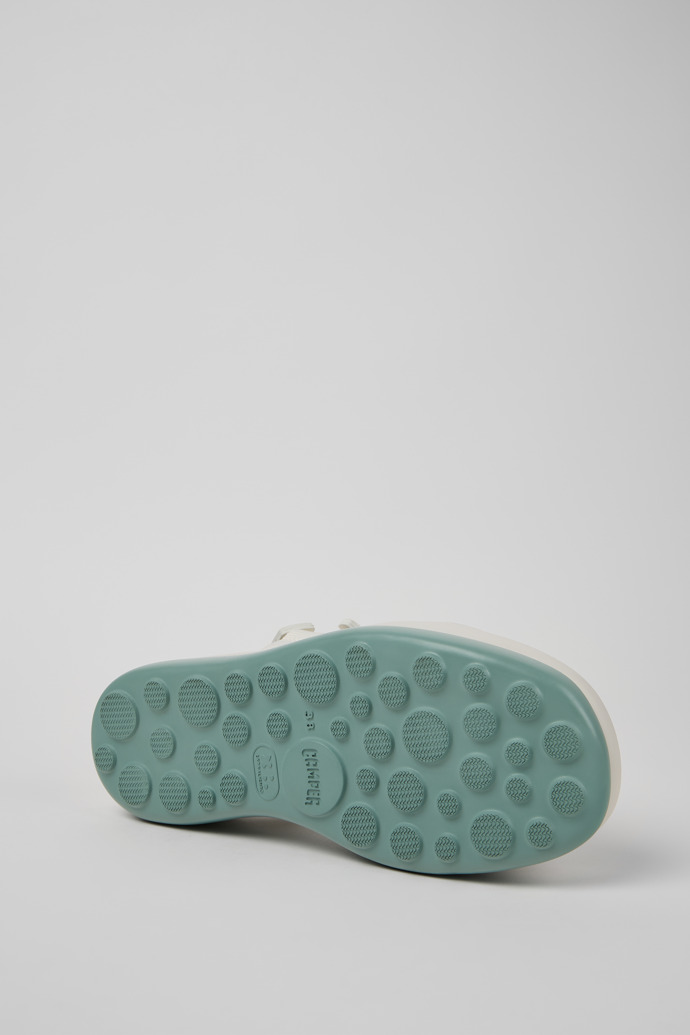 Neu Eingetroffen Camper Pelotas Flota Up - Weiße Sandale aus recyceltem PET für Damen.