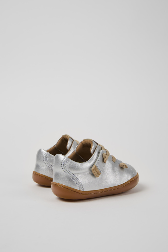 Neu Eingetroffen Camper Peu - Silberne Kinderschuhe aus Leder.